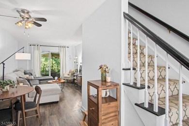 Move right into this freshly painted 2-bedroom, 1.5-bath - photo 2