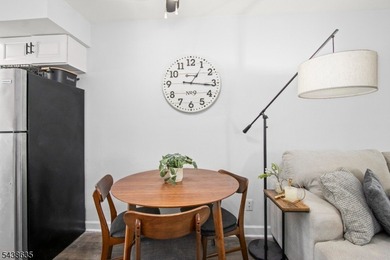 Move right into this freshly painted 2-bedroom, 1.5-bath - photo 3