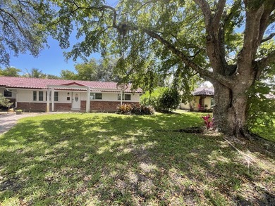 Immaculate MOVE IN READY! 5 bed/ 2baths house in Coral Springs - photo 3