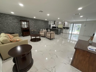 Immaculate MOVE IN READY! 5 bed/ 2baths house in Coral Springs - photo 6