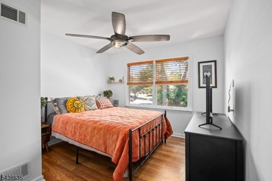 Move right into this freshly painted 2-bedroom, 1.5-bath - photo 8