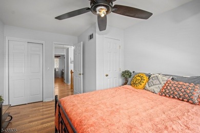 Move right into this freshly painted 2-bedroom, 1.5-bath - photo 9