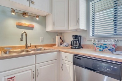 Welcome to Hilton Head Resort! This beautifully renovated - photo 18