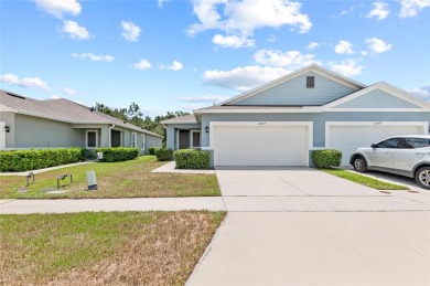 Lake Townhome/Townhouse For Sale in Leesburg, Florida
