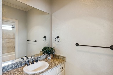 Welcome to this beautifully crafted two-story custom estate - photo 28