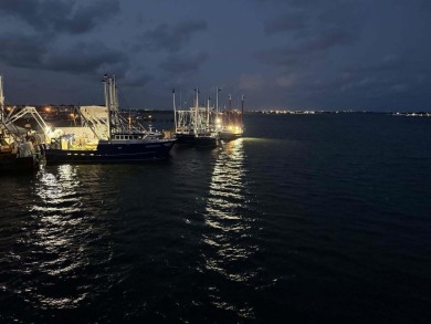 Welcome to an iconic and unrivaled escape at Harbor Point