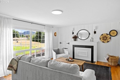 There is a certain ease to life in this 3+ bed, 3 bath home - photo 6