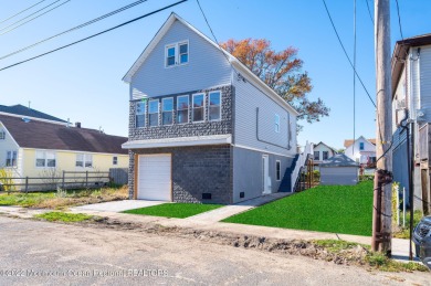 Raritan Bay  Home For Sale in Keansburg New Jersey