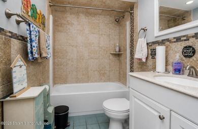 Welcome to 115 Forest Green, a beautifully maintained - photo 11