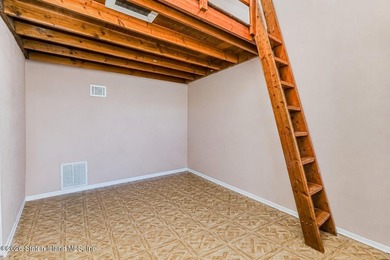 Welcome to 115 Forest Green, a beautifully maintained - photo 12