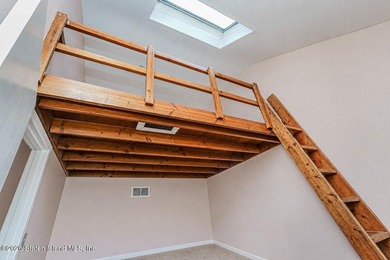 Welcome to 115 Forest Green, a beautifully maintained - photo 13