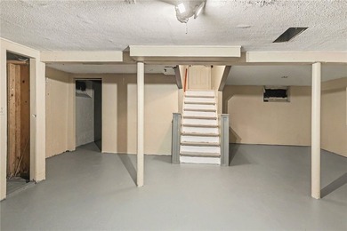 Adorable, affordable, and move-in ready! This charming 3-bedroom - photo 19