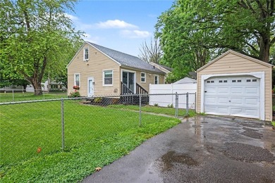 Adorable, affordable, and move-in ready! This charming 3-bedroom - photo 21