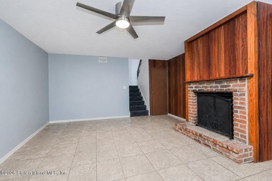 Welcome to 115 Forest Green, a beautifully maintained - photo 24