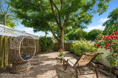 Welcome to 115 Forest Green, a beautifully maintained - photo 26