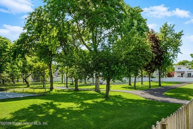Welcome to 115 Forest Green, a beautifully maintained - photo 30