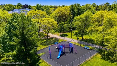 Welcome to 115 Forest Green, a beautifully maintained - photo 31