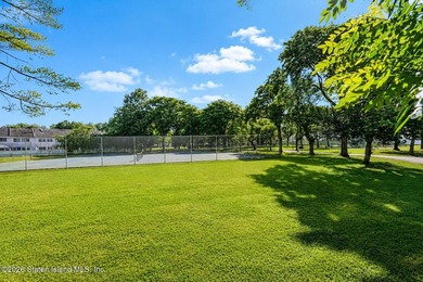 Welcome to 115 Forest Green, a beautifully maintained - photo 32