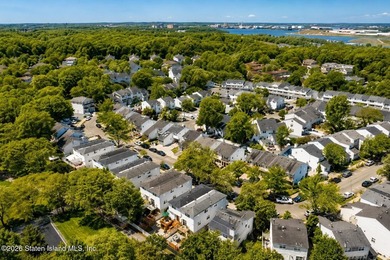 Welcome to 115 Forest Green, a beautifully maintained - photo 33
