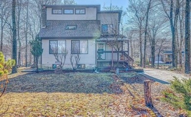 Lake Home For Sale in Tobyhanna, Pennsylvania