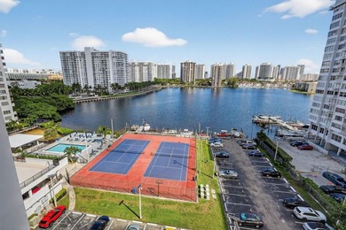 Little Maule Lake Condo For Sale in Aventura Florida