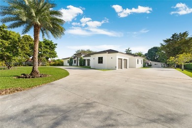 This extraordinary property offers a rare opportunity to enjoy - photo 7