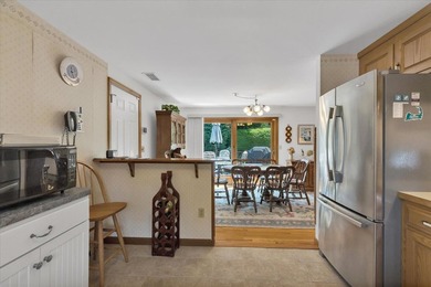 A West Dennis ''Jewel'' of a home. 34 Fisk Street offering three - photo 11