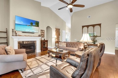 Discover the best of both worlds in this stunning custom home - photo 14