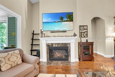 Discover the best of both worlds in this stunning custom home - photo 15