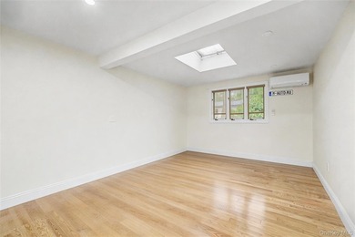 Located in the heart of Great Neck Village, this impeccably - photo 15