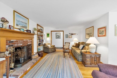 A West Dennis ''Jewel'' of a home. 34 Fisk Street offering three - photo 17
