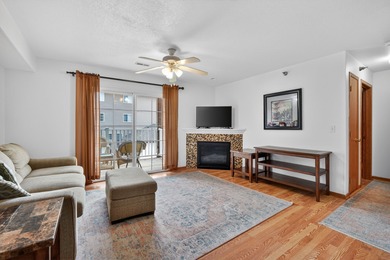 (private lake, pond, creek) Condo For Sale in Urbandale Iowa