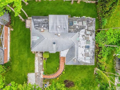 Located in the heart of Great Neck Village, this impeccably - photo 22