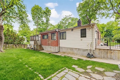 Located in the heart of Great Neck Village, this impeccably - photo 25