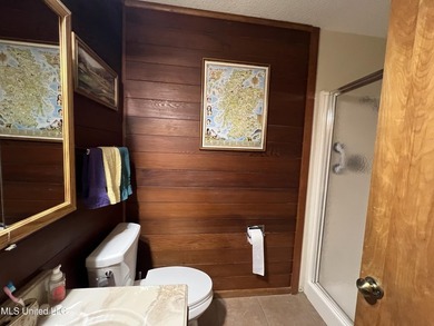 Prime Golf Course Living in Diamondhead | Wake up to sweeping - photo 26