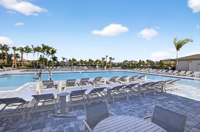 RENOVATED, MOVE-IN READY VILLA. Experience effortless Florida - photo 26