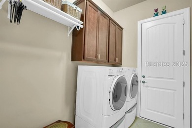 Discover the best of both worlds in this stunning custom home - photo 46