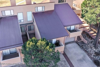 Beautifully upgraded & fully furnished, this 3-bedroom, 3-bath - photo 6