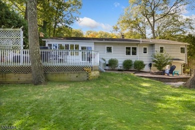 Impressive updated ranch.. Beautiful custom kitchen boasts an - photo 26