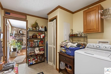Welcome to one of the most unique properties in Pom-Osa Heights! - photo 28