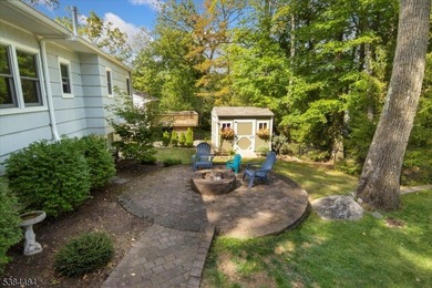 Impressive updated ranch.. Beautiful custom kitchen boasts an - photo 29