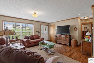 Welcome to one of the most unique properties in Pom-Osa Heights! - photo 32