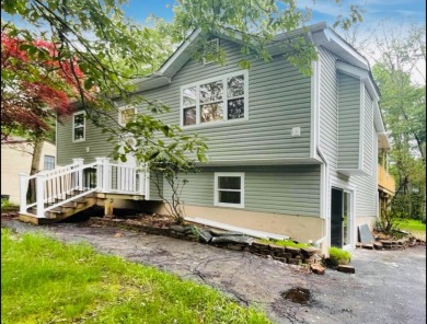 Lake Home For Sale in East Stroudsburg, Pennsylvania