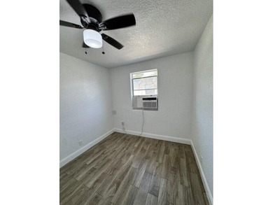 Single family home located just a few miles from the beach! New - photo 6