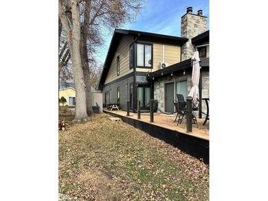 Beautiful updated home located right next to the lake! All new - photo 2