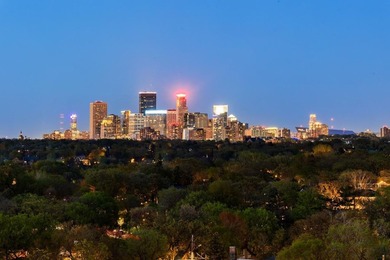 Rare Top-Floor Penthouse with unbelievable Views of Bde Maka Ska - photo 4