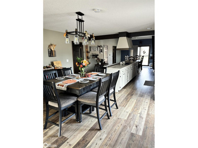 Beautiful updated home located right next to the lake! All new - photo 8