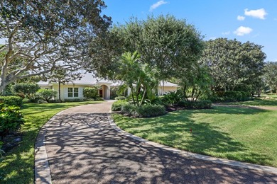 Elegantly situated in the prestigious Village of Golf, 5 Country - photo 2