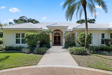Elegantly situated in the prestigious Village of Golf, 5 Country - photo 3