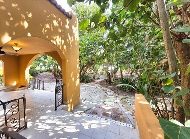 A VERY UNIQUE HIDDEN GEM ON HOLLYWOOD CENTRAL BEACH-ONE OF - photo 7